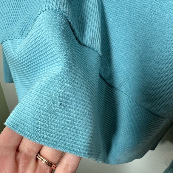 Tuckernuck Blue Ribbed Rollins Funnel Neck Sweater Medium - Picture 7 of 8